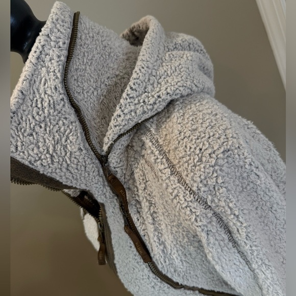 Women’s KUHL Flight jacket- Stone. Size small - Picture 10 of 14